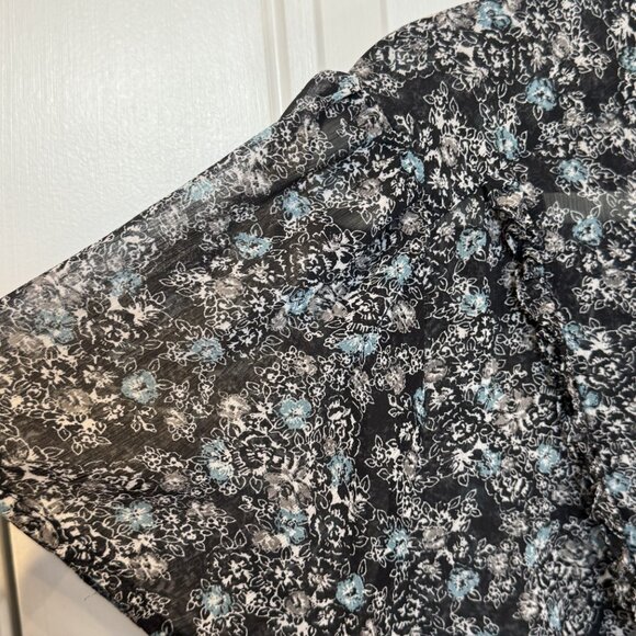 Torrid Size 1 Black Floral Sheer V-Neck Button-Up Top with Ruffle Front EUC Boho - Picture 4 of 8